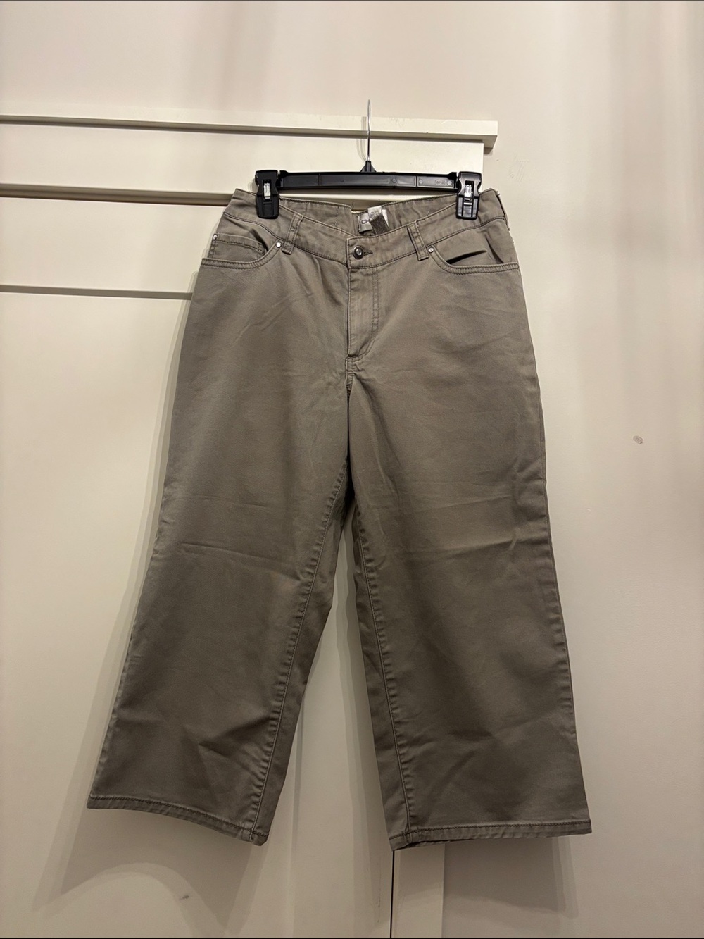 Chico's cotton-blend cropped pants.